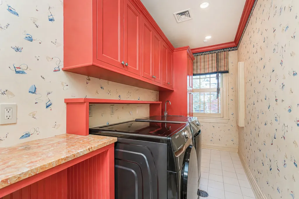 125 Benedict Road New York City NY 10304