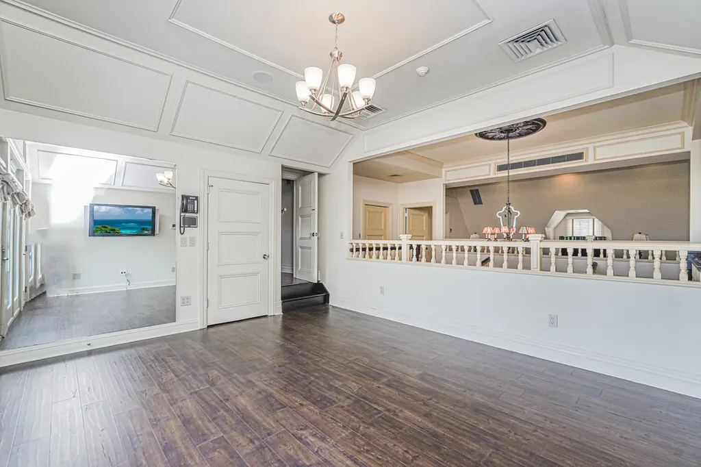 125 Benedict Road New York City NY 10304