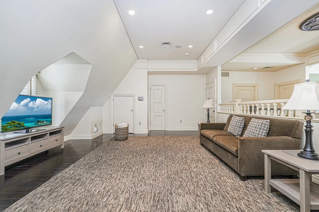 125 Benedict Road New York City NY 10304