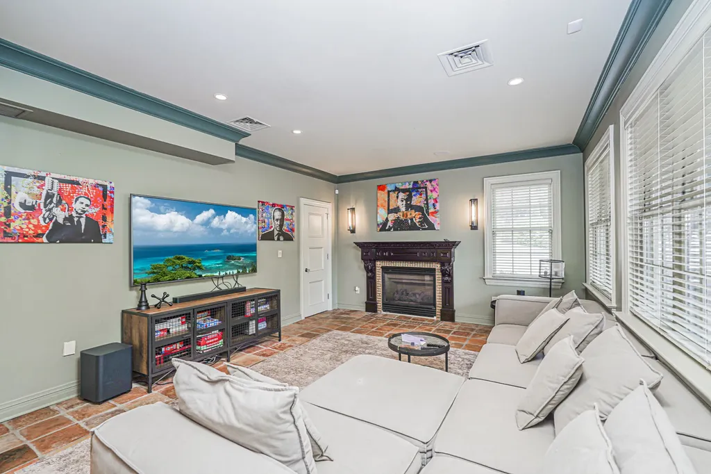 125 Benedict Road New York City NY 10304