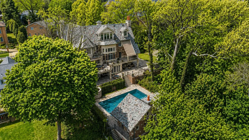 125 Benedict Road New York City NY 10304