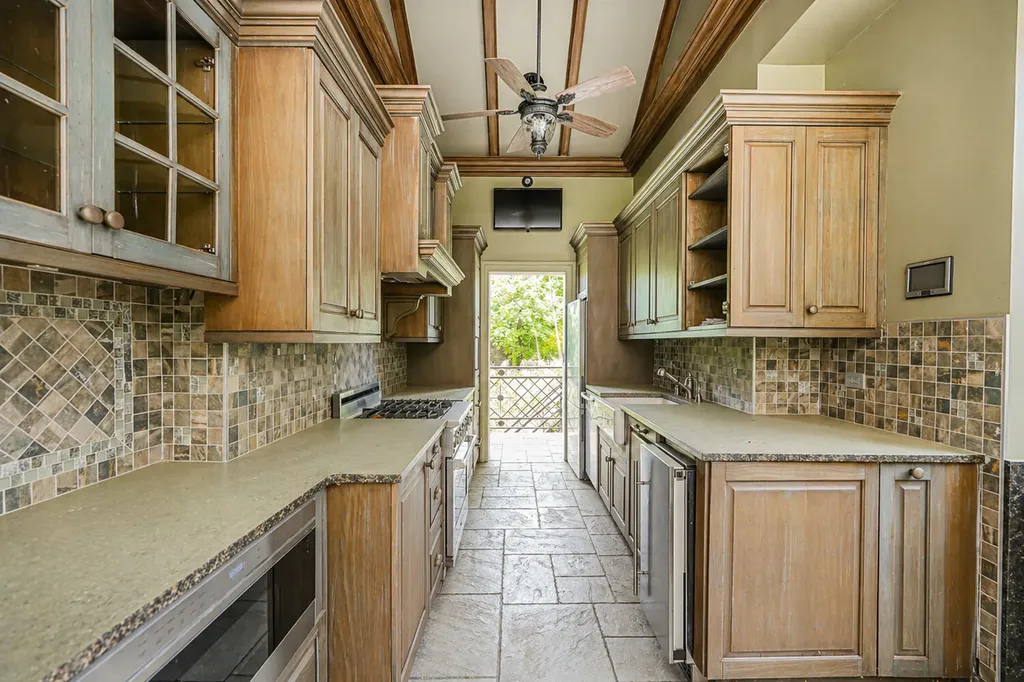 125 Benedict Road New York City NY 10304
