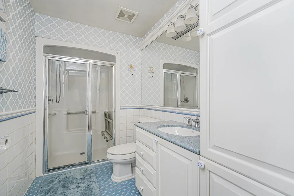 125 Benedict Road New York City NY 10304