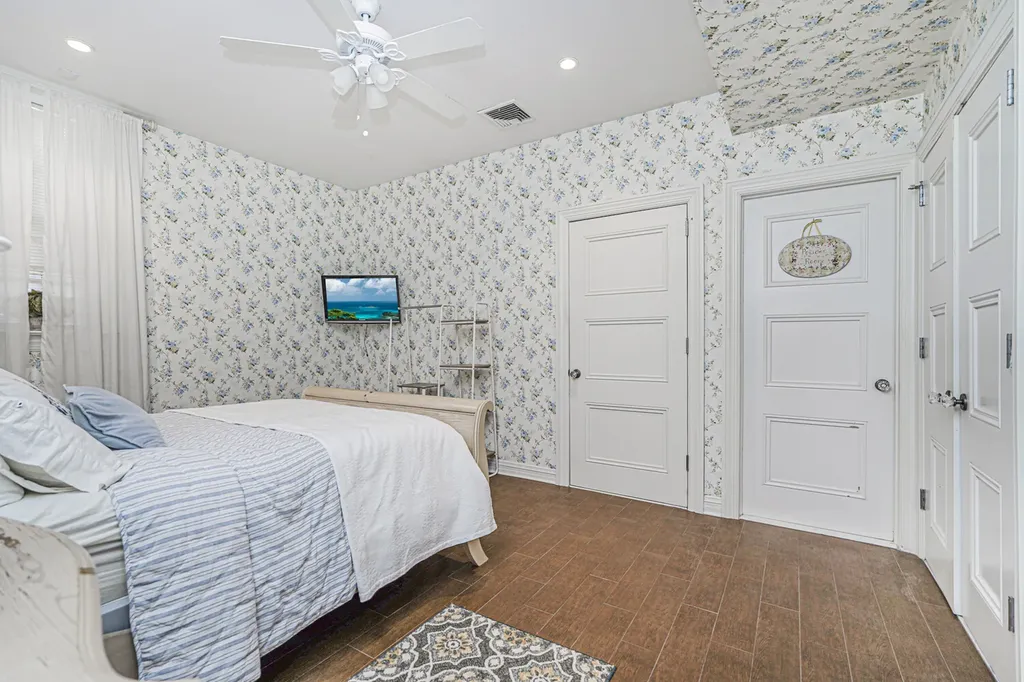 125 Benedict Road New York City NY 10304