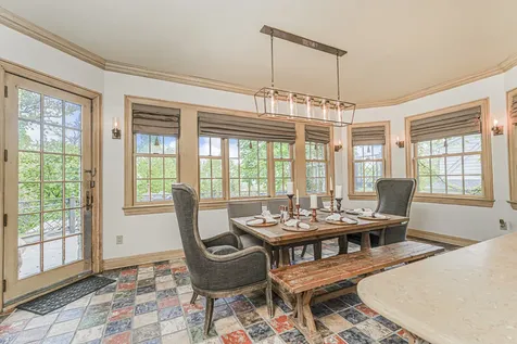 125 Benedict Road New York City NY 10304
