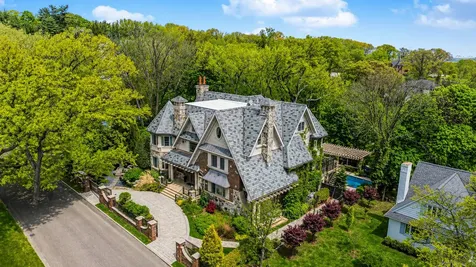 125 Benedict Road New York City NY 10304