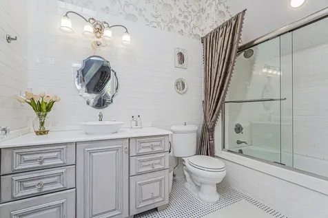 125 Benedict Road New York City NY 10304