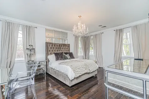 125 Benedict Road New York City NY 10304