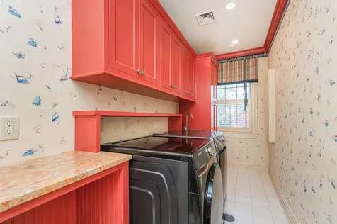125 Benedict Road New York City NY 10304