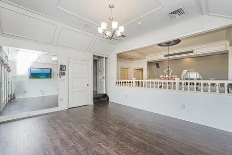 125 Benedict Road New York City NY 10304