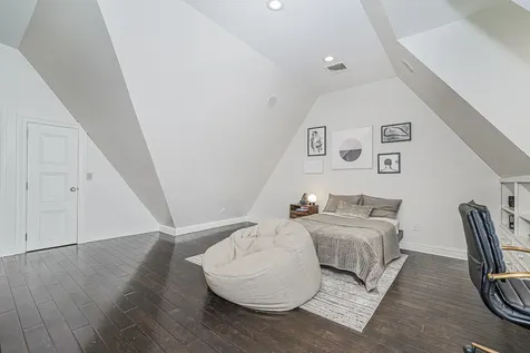 125 Benedict Road New York City NY 10304