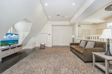 125 Benedict Road New York City NY 10304