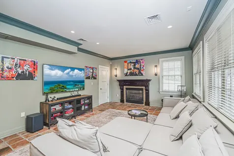 125 Benedict Road New York City NY 10304