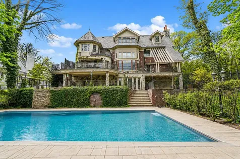 125 Benedict Road New York City NY 10304