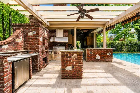 125 Benedict Road New York City NY 10304