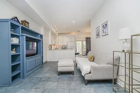 125 Benedict Road New York City NY 10304