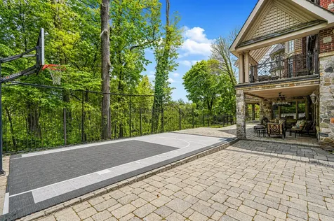 125 Benedict Road New York City NY 10304