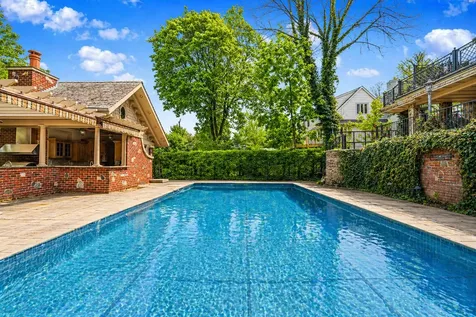 125 Benedict Road New York City NY 10304