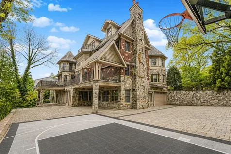 125 Benedict Road New York City NY 10304