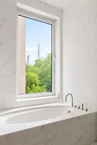 950 Fifth Avenue New York City NY 10075