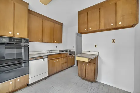 200 E 74th Street New York City NY 10021