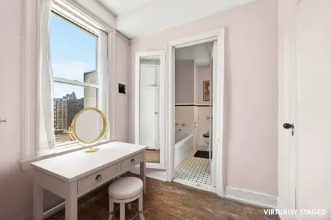 118 Riverside Drive New York City NY 10024