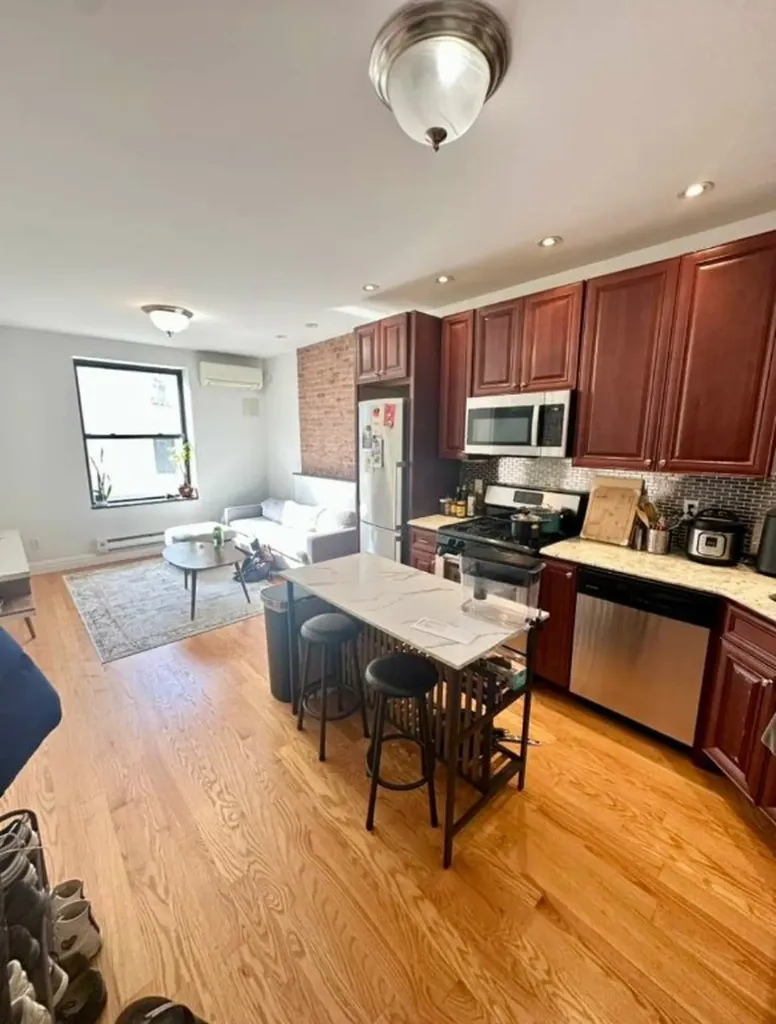 749 9th Avenue New York City NY 10019