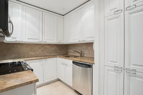 641 5th Avenue New York City NY 10022