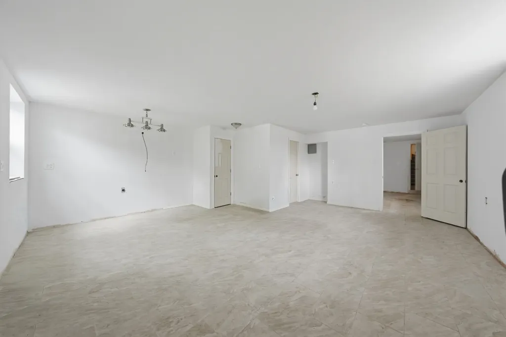 10-37 Bay 31st Street New York City NY 11691