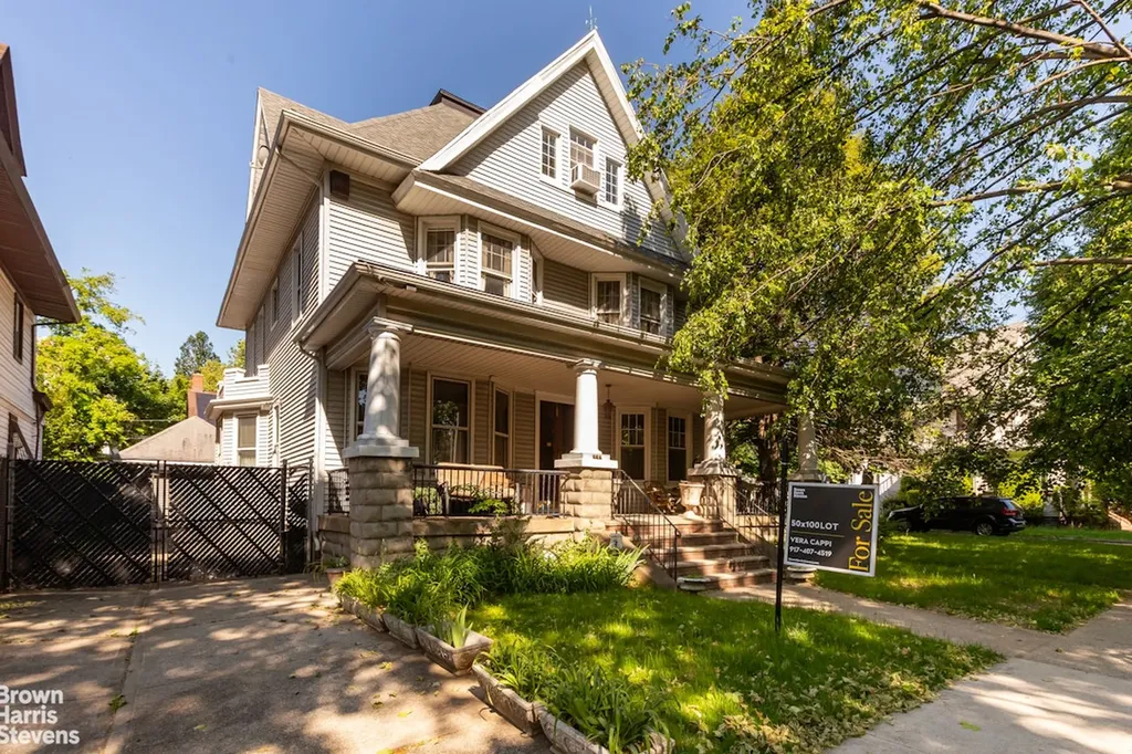 558 E 23rd Street New York City NY 11210