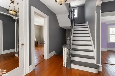 558 E 23rd Street New York City NY 11210
