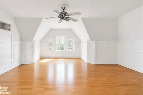 558 E 23rd Street New York City NY 11210