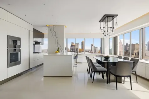 900 Park Avenue New York City NY 10075