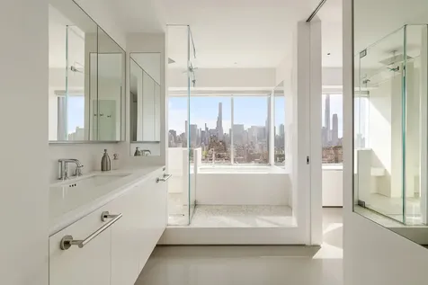 900 Park Avenue New York City NY 10075