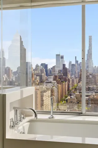 900 Park Avenue New York City NY 10075