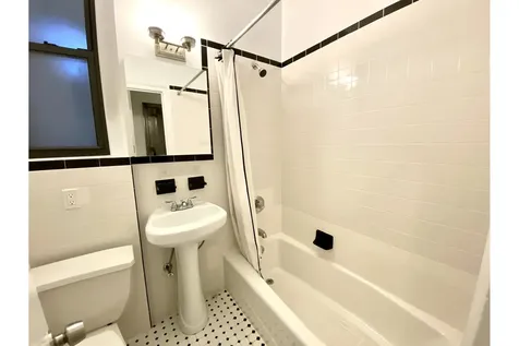 51 7th Avenue S New York City NY 10011