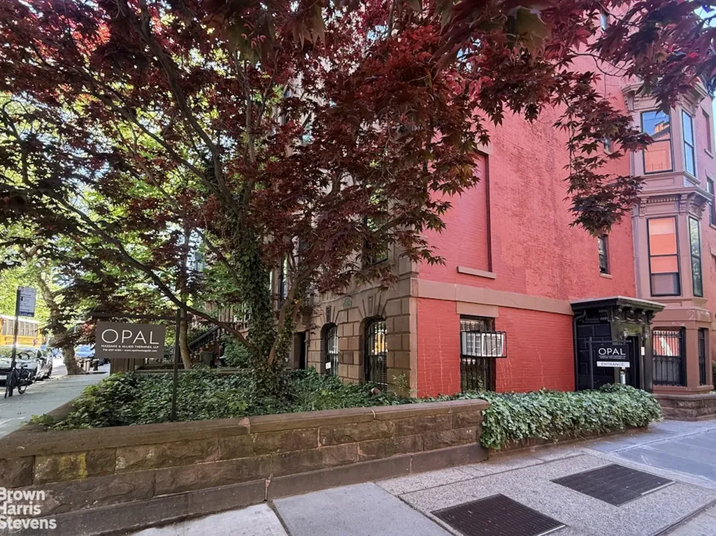 28 8th Avenue New York City NY 11217