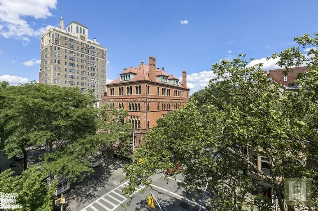 28 8th Avenue New York City NY 11217