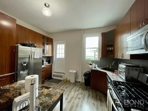 32-11 38th Avenue New York City NY 11101