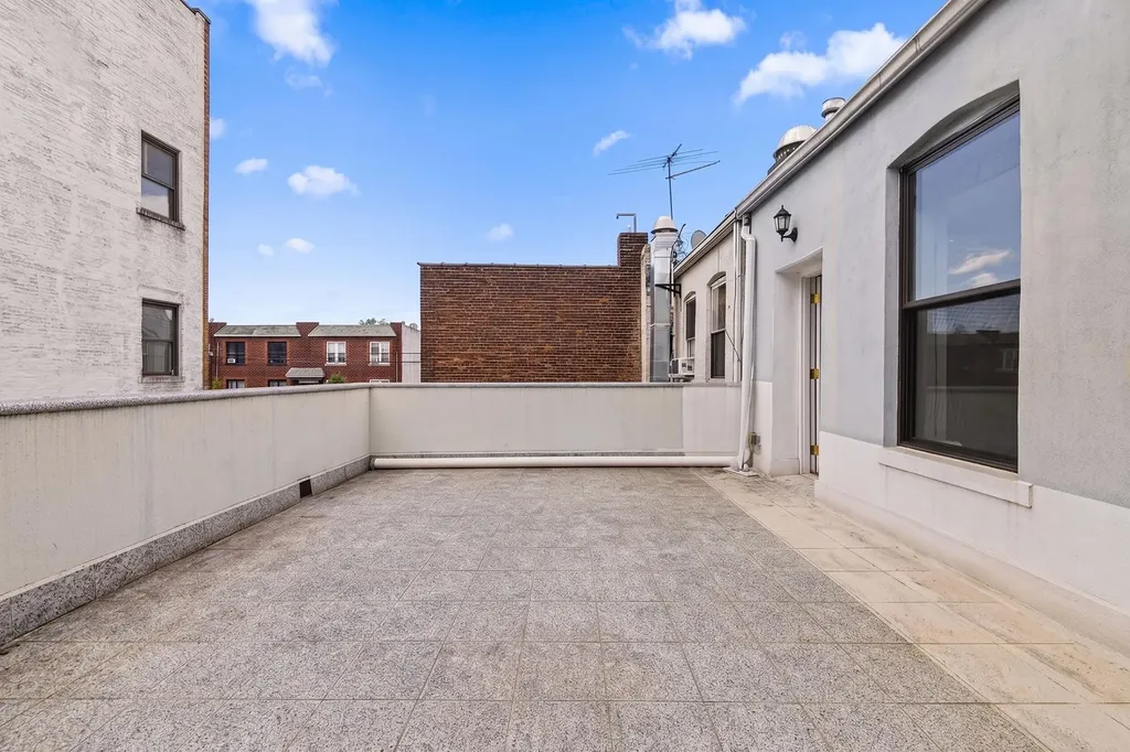 174 Ave S New York City NY 11223