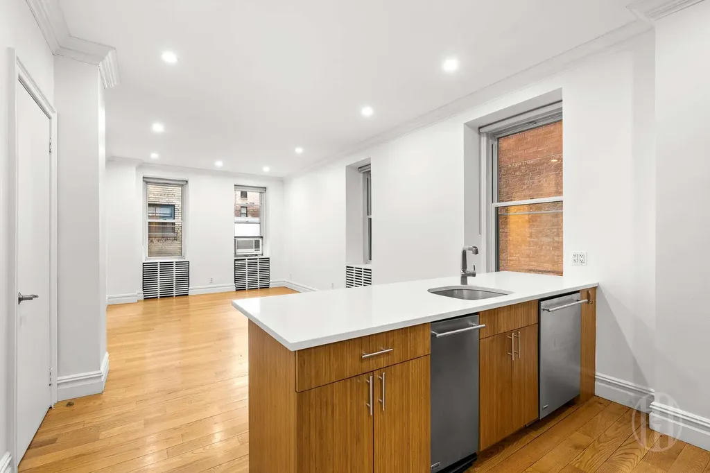 26 E 63rd Street New York City NY 10065-0298