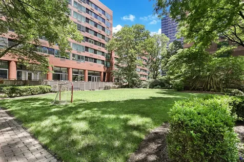 200 E 94th Street New York City NY 10128