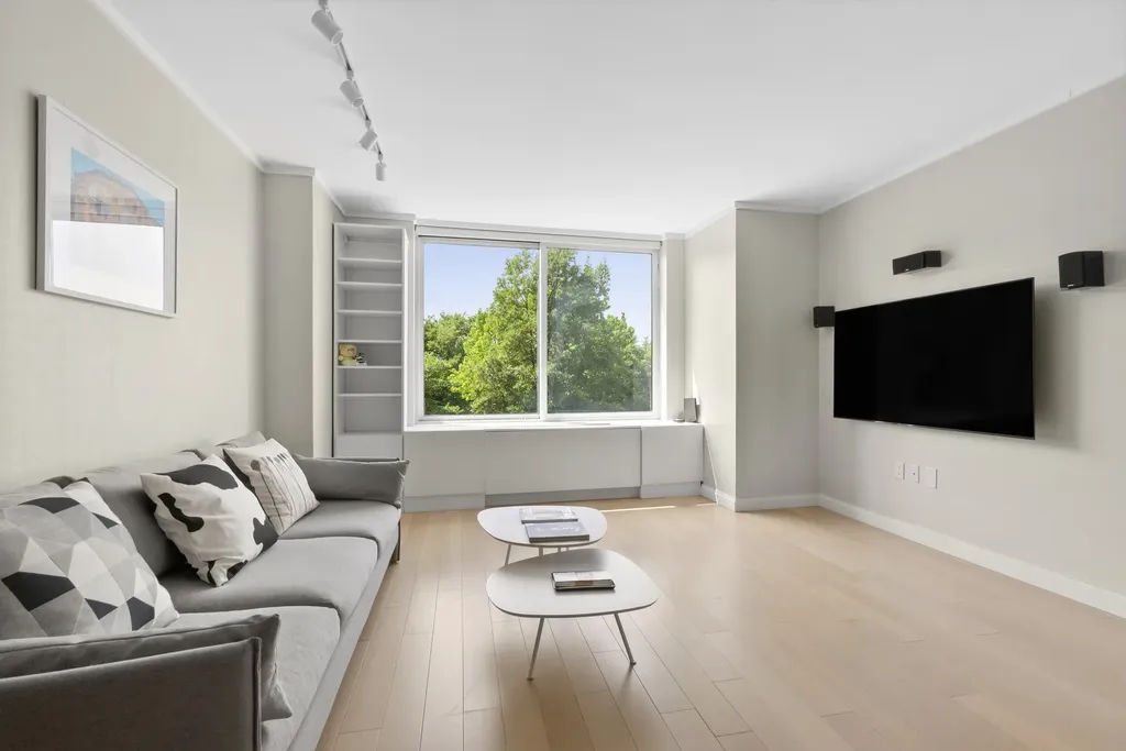 212 Warren Street New York City NY 10282