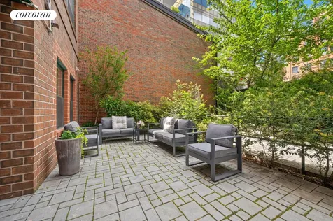 684 Washington Street New York City NY 10014