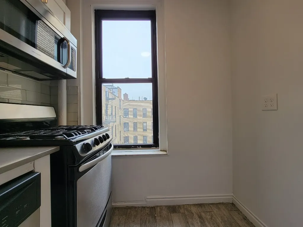 25-21 31st Avenue New York City NY 11106