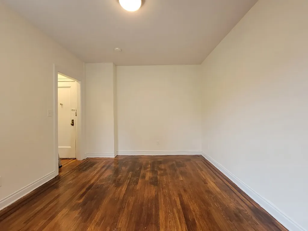 25-21 31st Avenue New York City NY 11106
