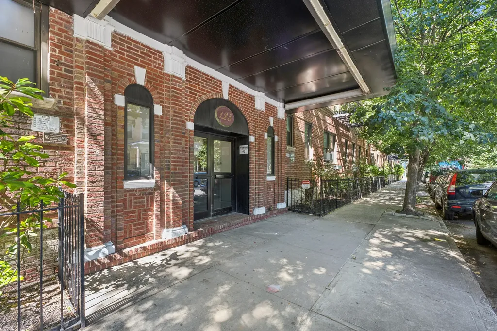 125 Hawthorne Street New York City NY 11225