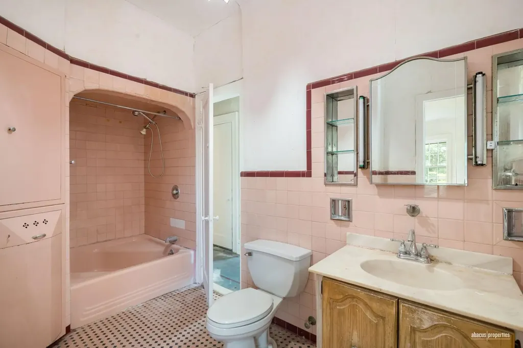 502 E 17th Street New York City NY 11226