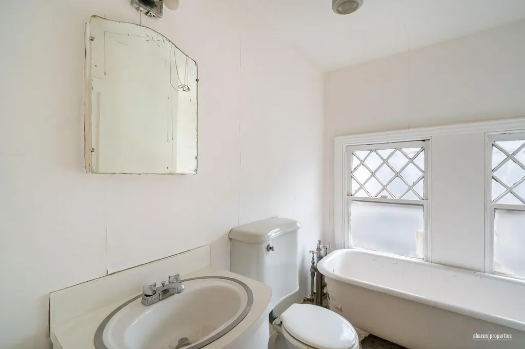 502 E 17th Street New York City NY 11226