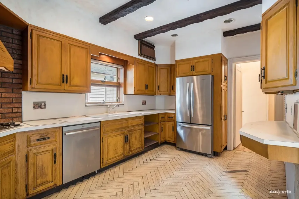 502 E 17th Street New York City NY 11226